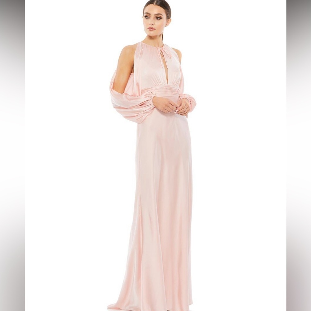 IEENA for Mac Duggal Pink Satin Bishop
Sleeve Gown